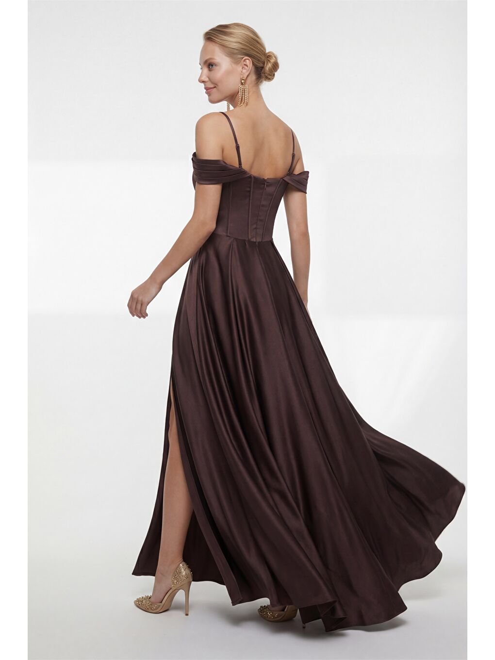 Kadın Kahverengi Dar Kalıp Balen Korse Detay Yırtmaçlı Uzun Saten Abiye-4