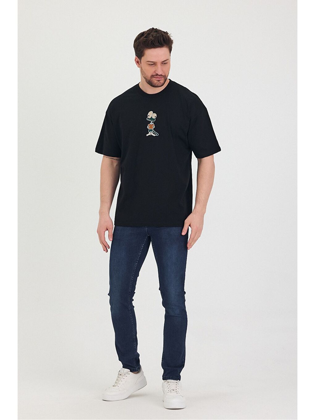 Siyah Bisiklet Yaka Oversize Salaş Unisex Tişört-2