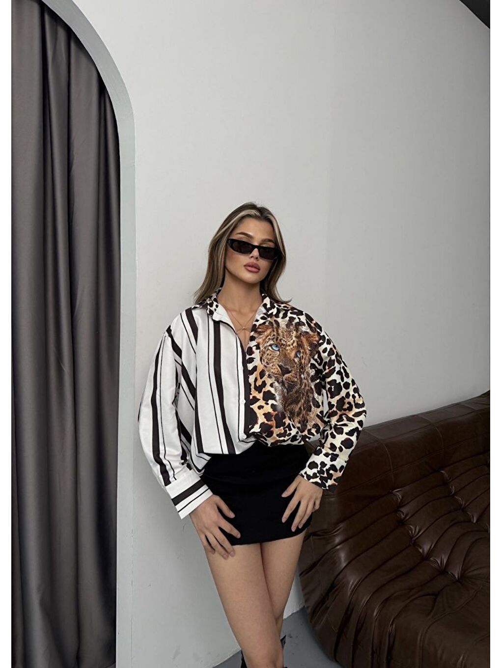 Beyaz Leopar Taş Baskılı Yarısı Çizgili Gömlek-2