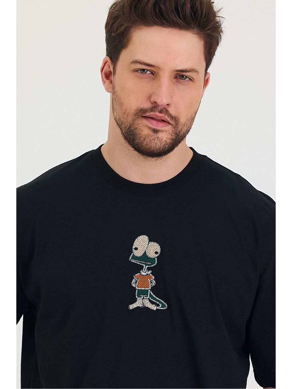 Siyah Bisiklet Yaka Oversize Salaş Unisex Tişört-5