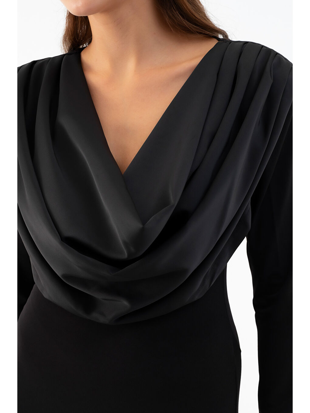 Kadın Siyah Pileli Degaje Yaka Elbise-3