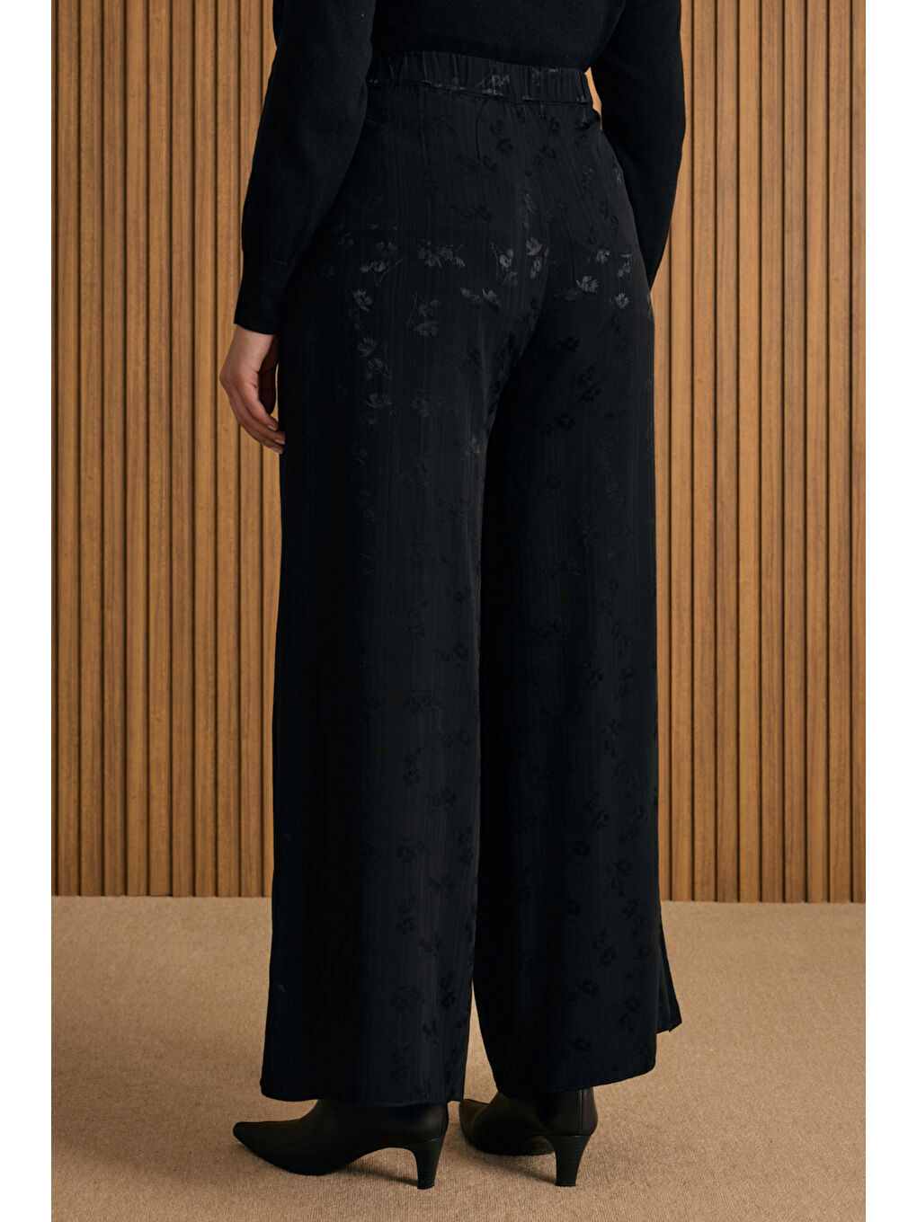 Siyah Çicek Jakar Desenli Beli Lastikli Pantolon-4