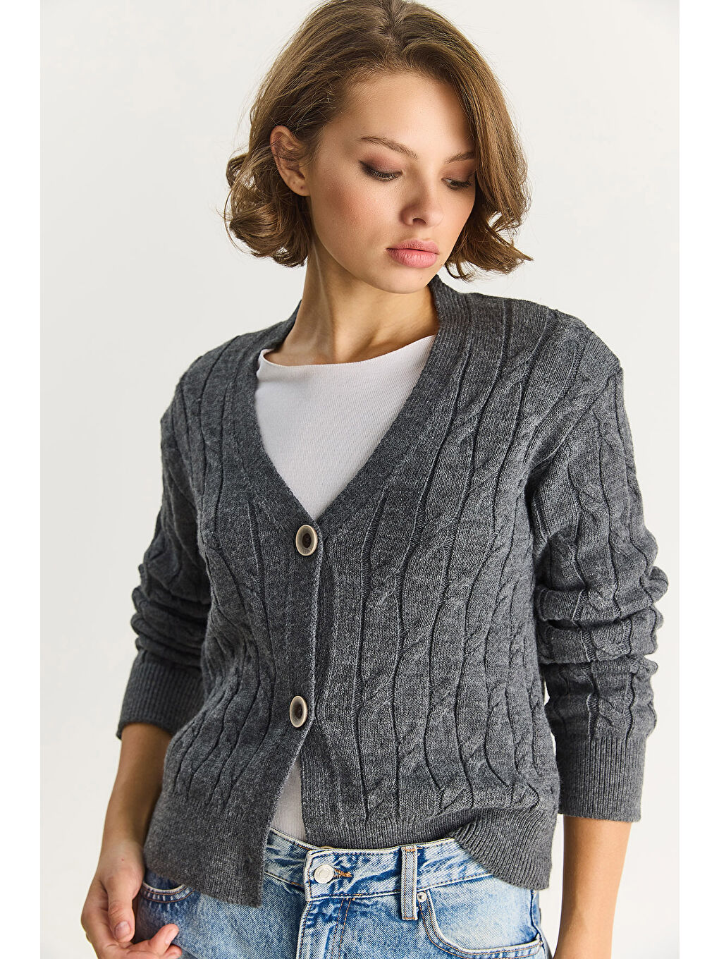 Antrasit Kadın V Yaka Örgü Desenli Düğmeli Hırka TH-3