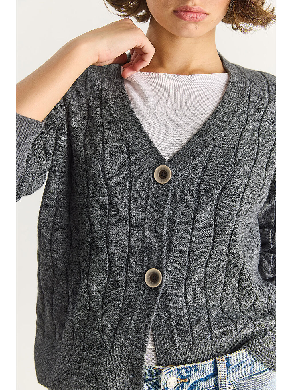 Antrasit Kadın V Yaka Örgü Desenli Düğmeli Hırka TH-4