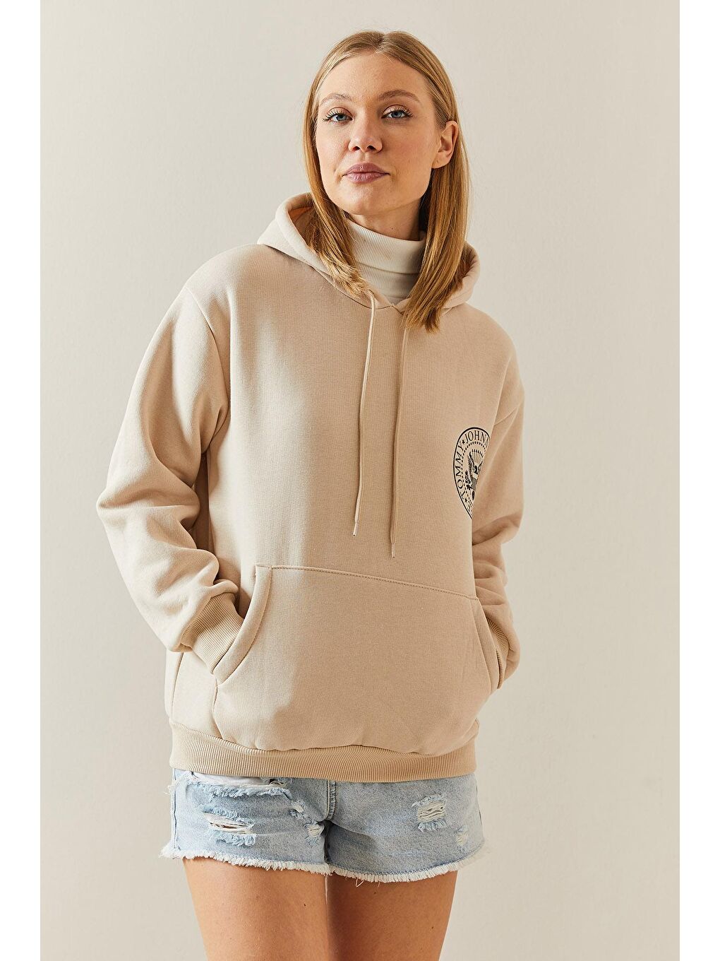 Ekru Krem Şardonlu & Arkası Baskılı Kapüşonlü Sweatshirt 4KXK8-47836-22-3