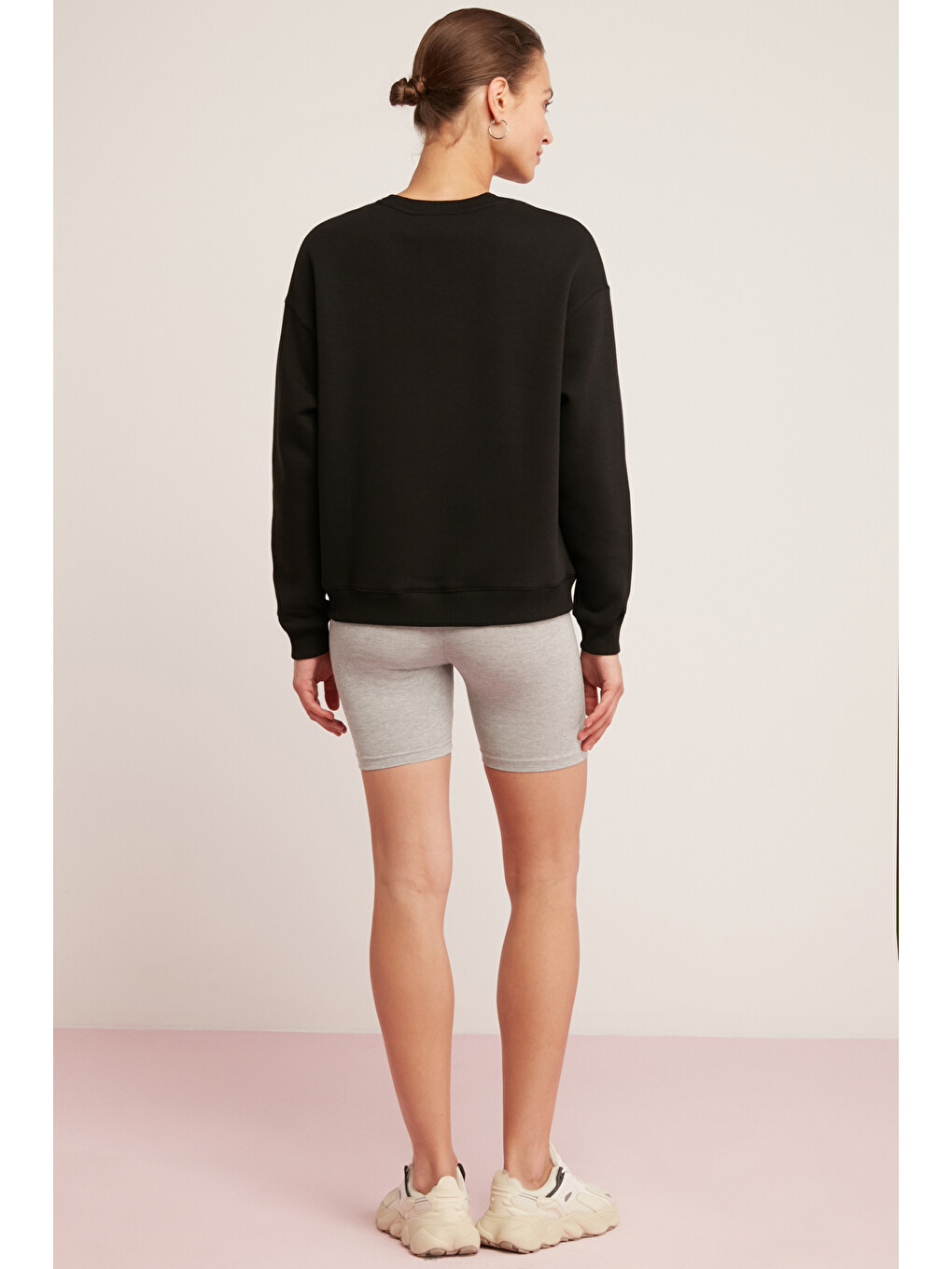 Sahra Kadın Pamuklu Içi Polarlı Yumuşacık Oversize Yuvarlak Yaka Basıc Siyah Sweatshirt-6