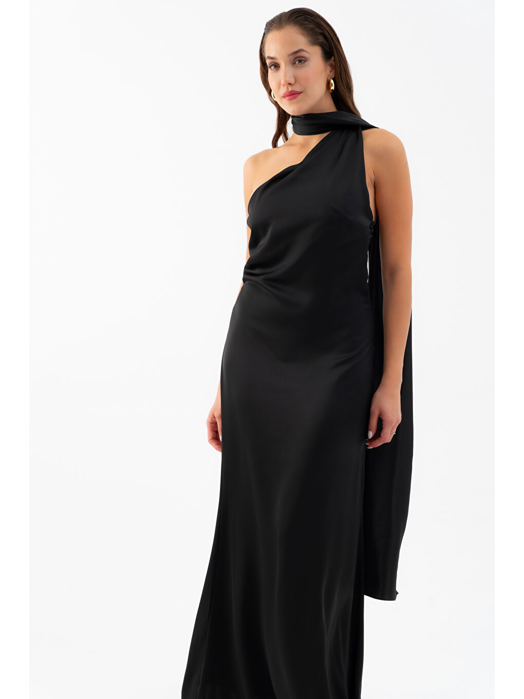 Kadın Siyah Tek Omuz Şal Yaka Uzun Saten Elbise-2