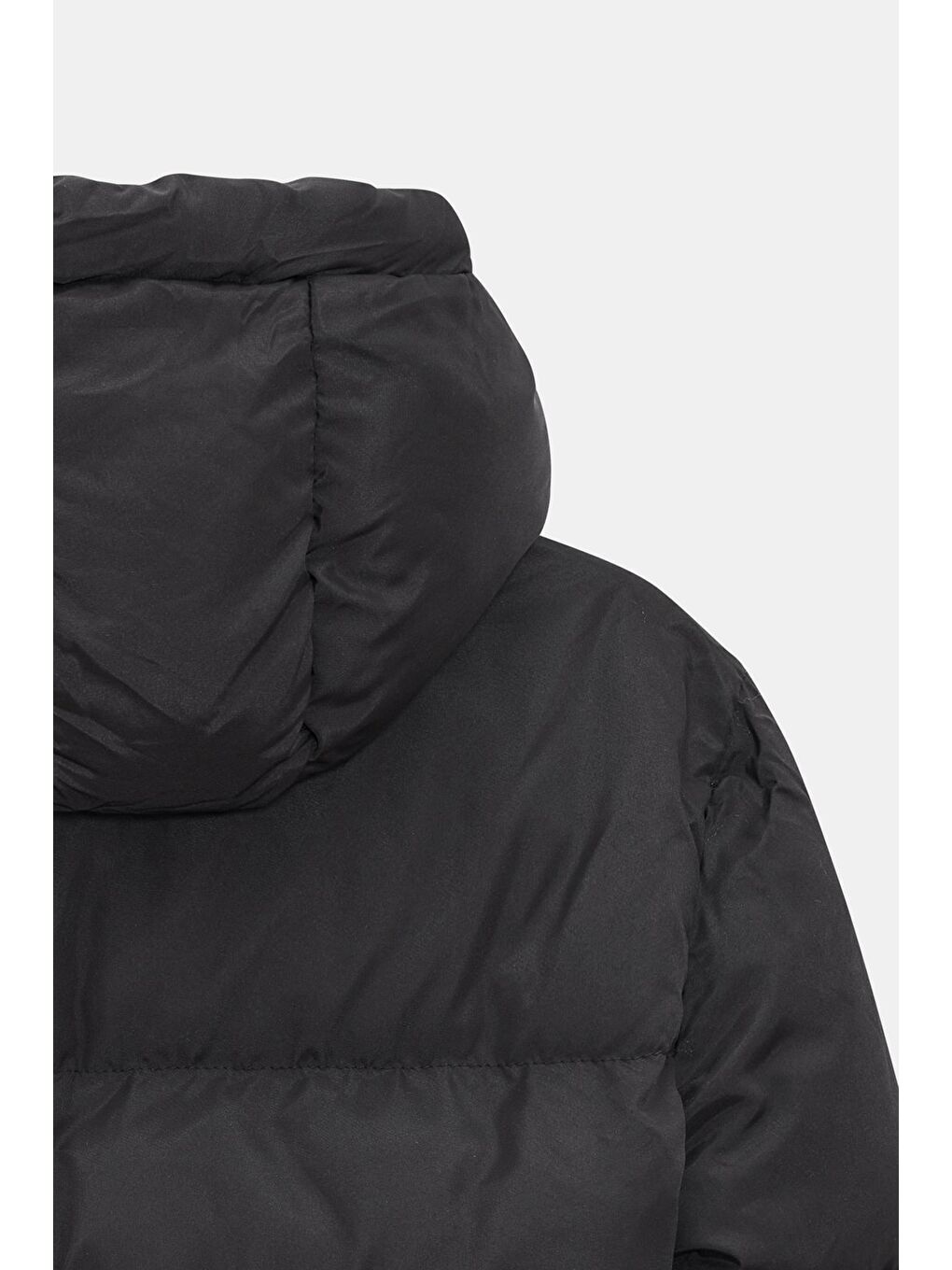 Siyah Kadın Relax Fit Kapüşonlu Fermuarlı Kısa Şişme Mont - Puffer Jacket-4