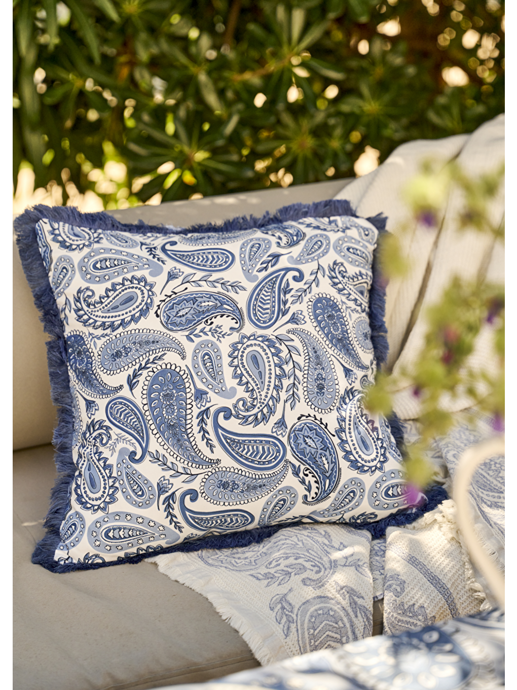 Paisley Püsküllü Kırlent Kılıfı Mavi (43x43 cm)-1