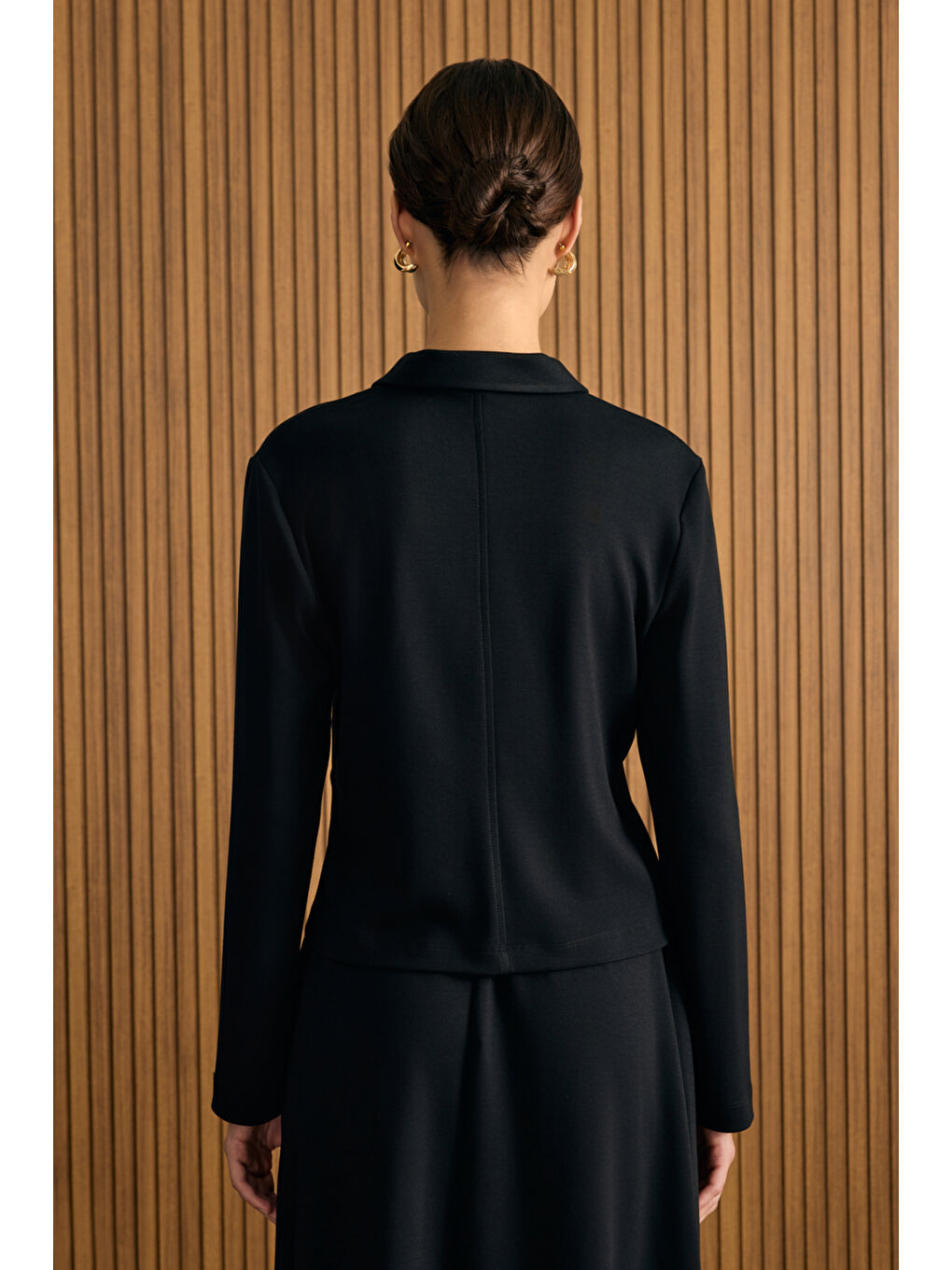 Siyah Önden Fermuarlı Kısa Örme Ceket-3