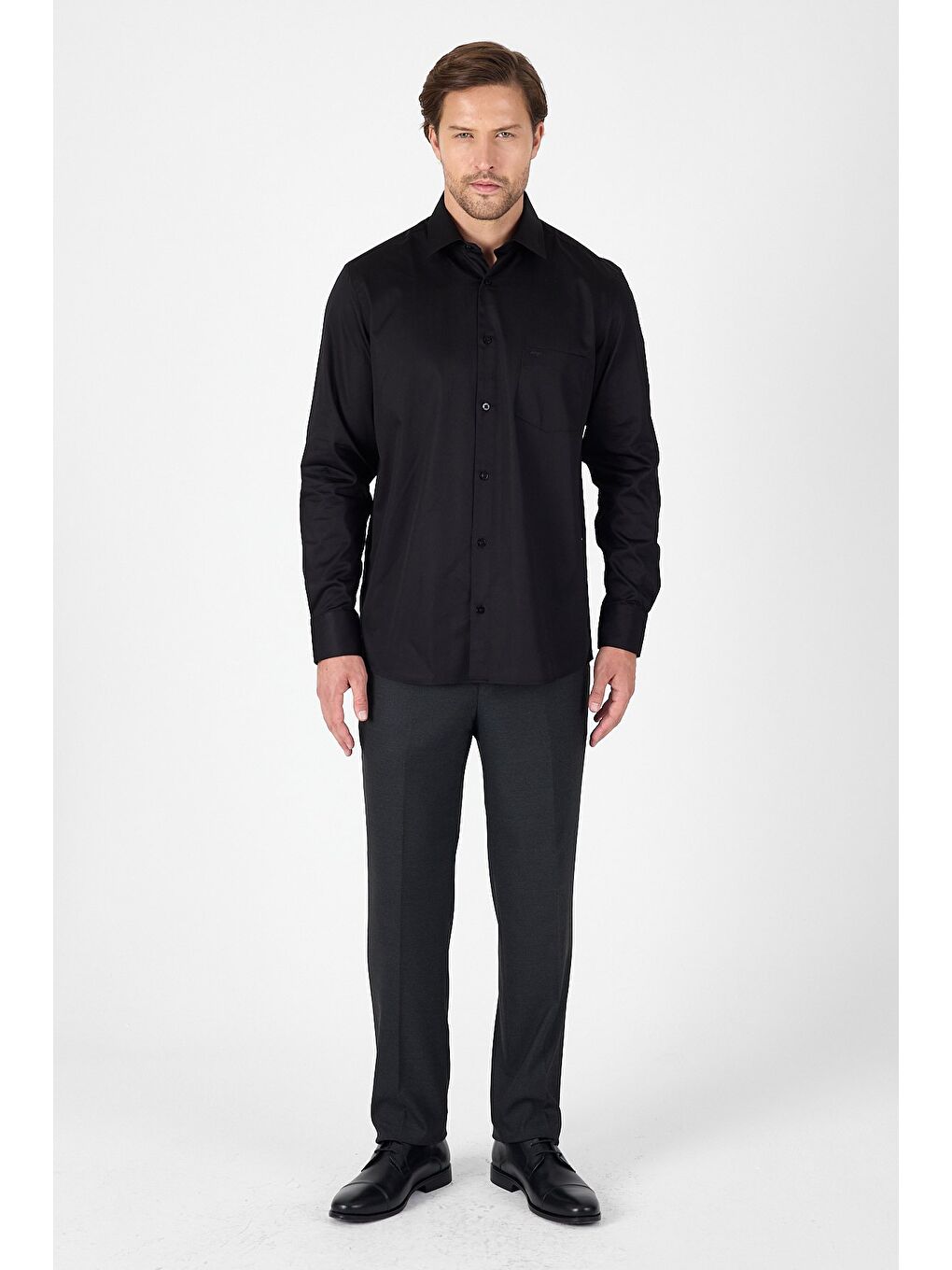 Siyah Sert Yaka Düz Classic %100 Pamuk Comfort Fit Gömlek 1004250323-1