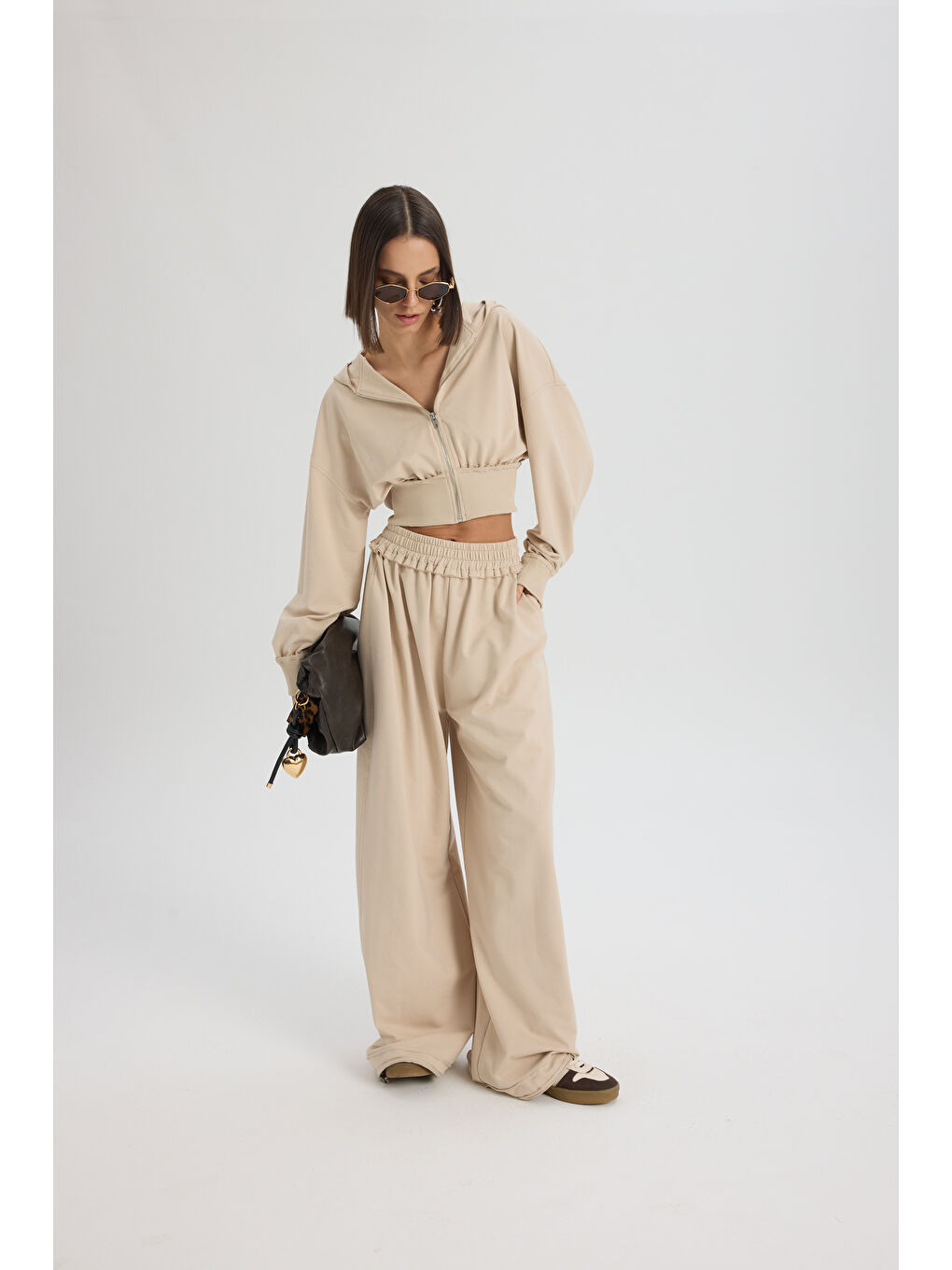 Beyaz Petal Pis Detay Kemik Crop Eşofman Takım-5