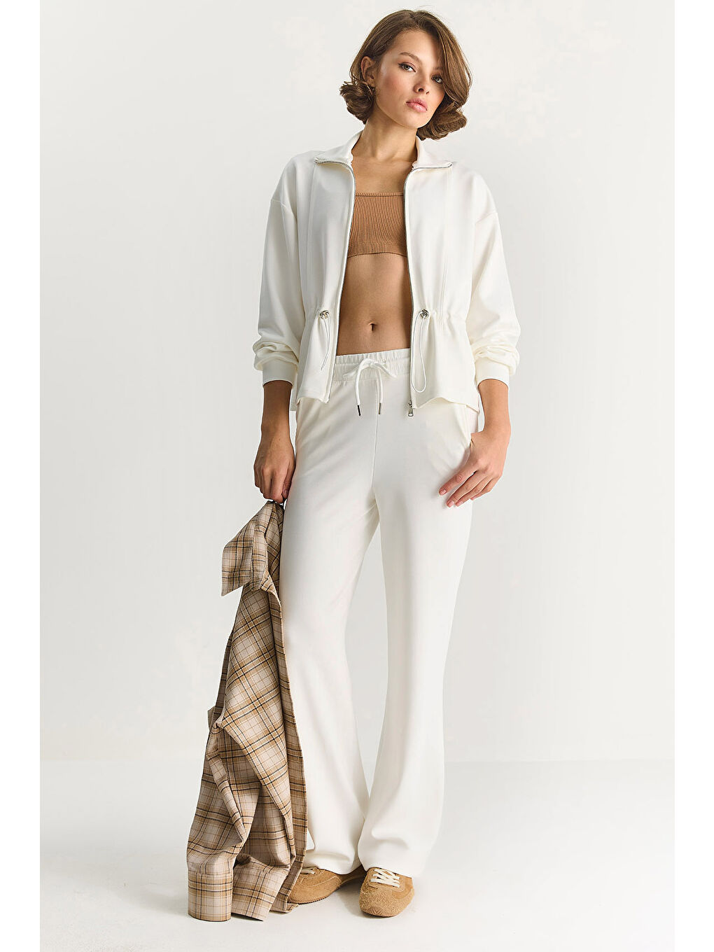 Beyaz Kadın Yumuşak Dokulu Bel Ayarlamalı Ceket Pantolon Modal Takım