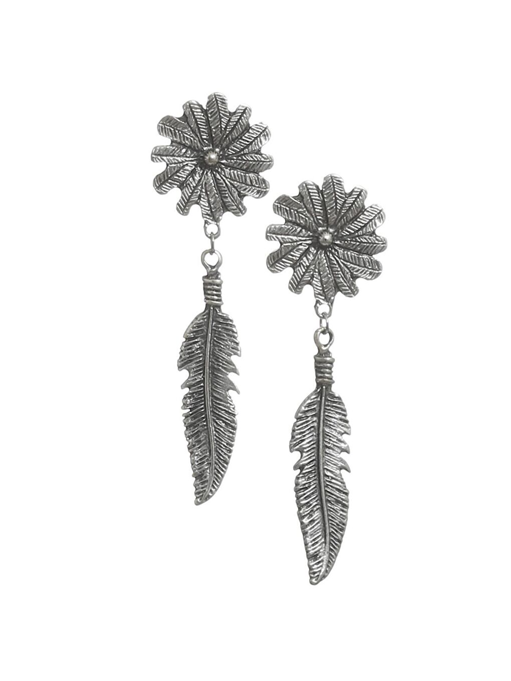 Gri Kadın Antik Gümüş Kaplama Çivili Model Yaprak Sallantılı Çiçek Formlu Küpe
