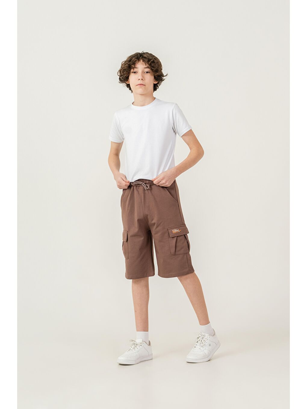 Kahverengi Çift Kargo Cepli Sol Cep Kapağı Baskılı Erkek Çocuk Şort-2
