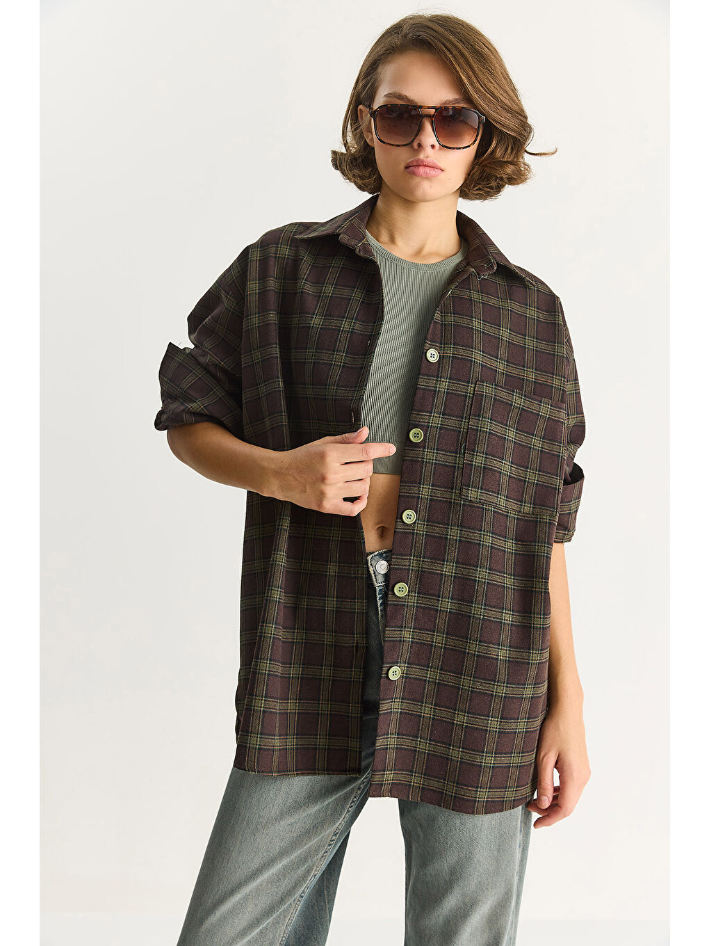 Kahverengi Kadın Tek Cep Detaylı Oversize Ekose Gömlek-3