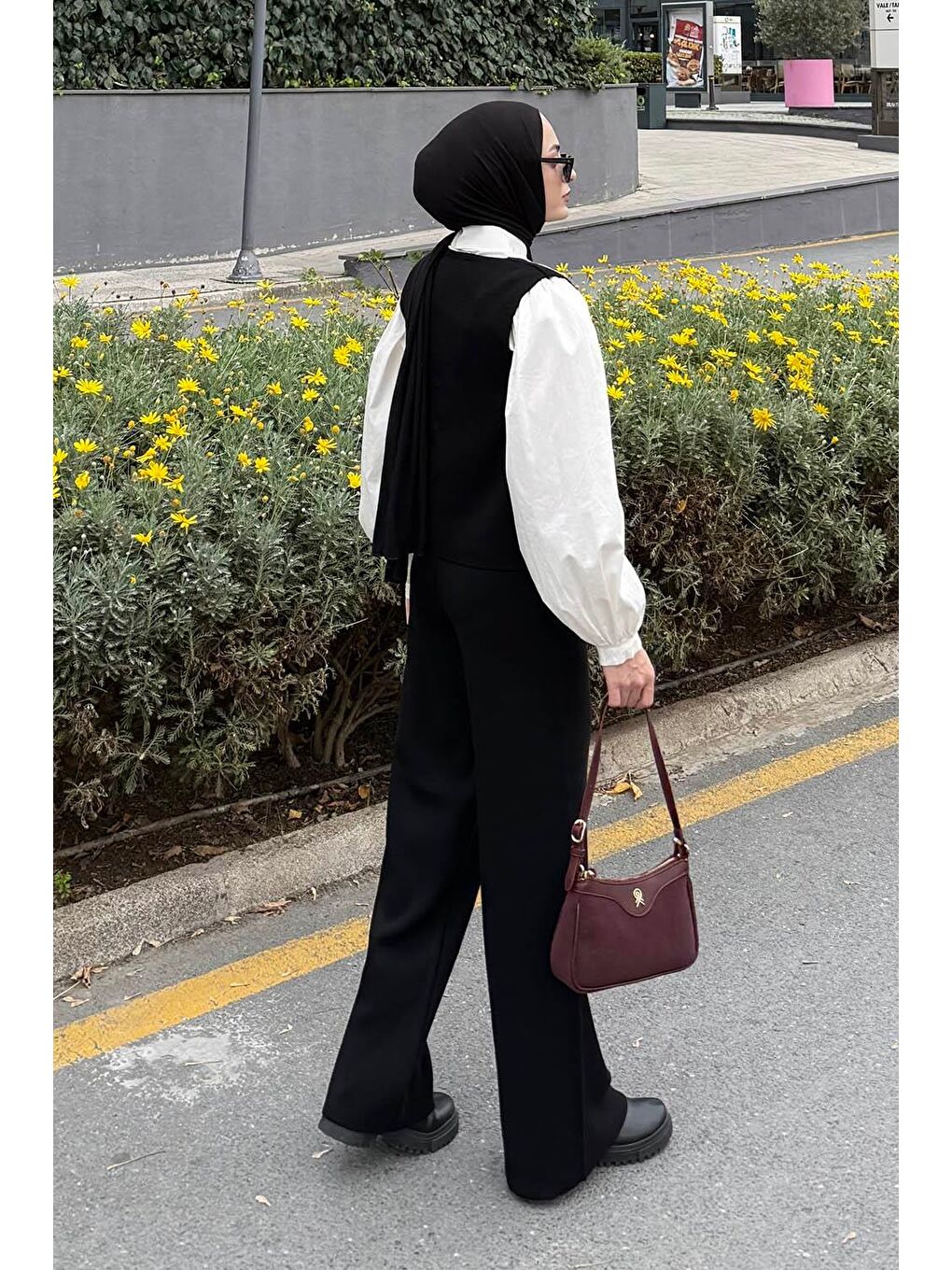 V Yaka Yelekl Takım Siyah-3