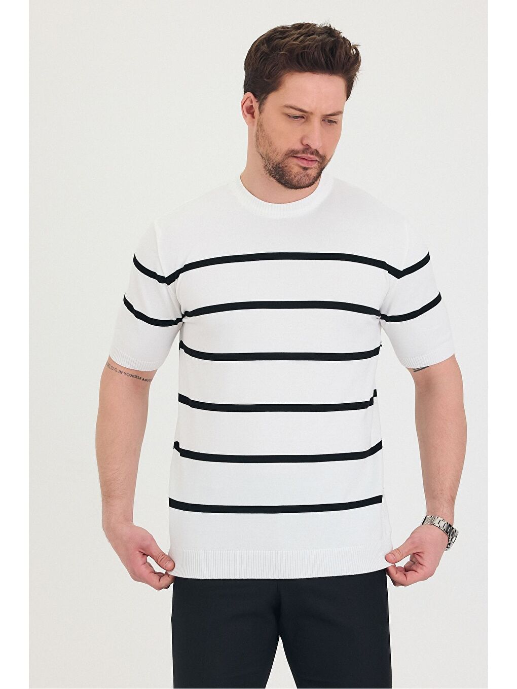 Beyaz Erkek Bisiklet Yaka Kalın Çizgi Detaylı Kısa Kollu Ince Triko Tişört-3