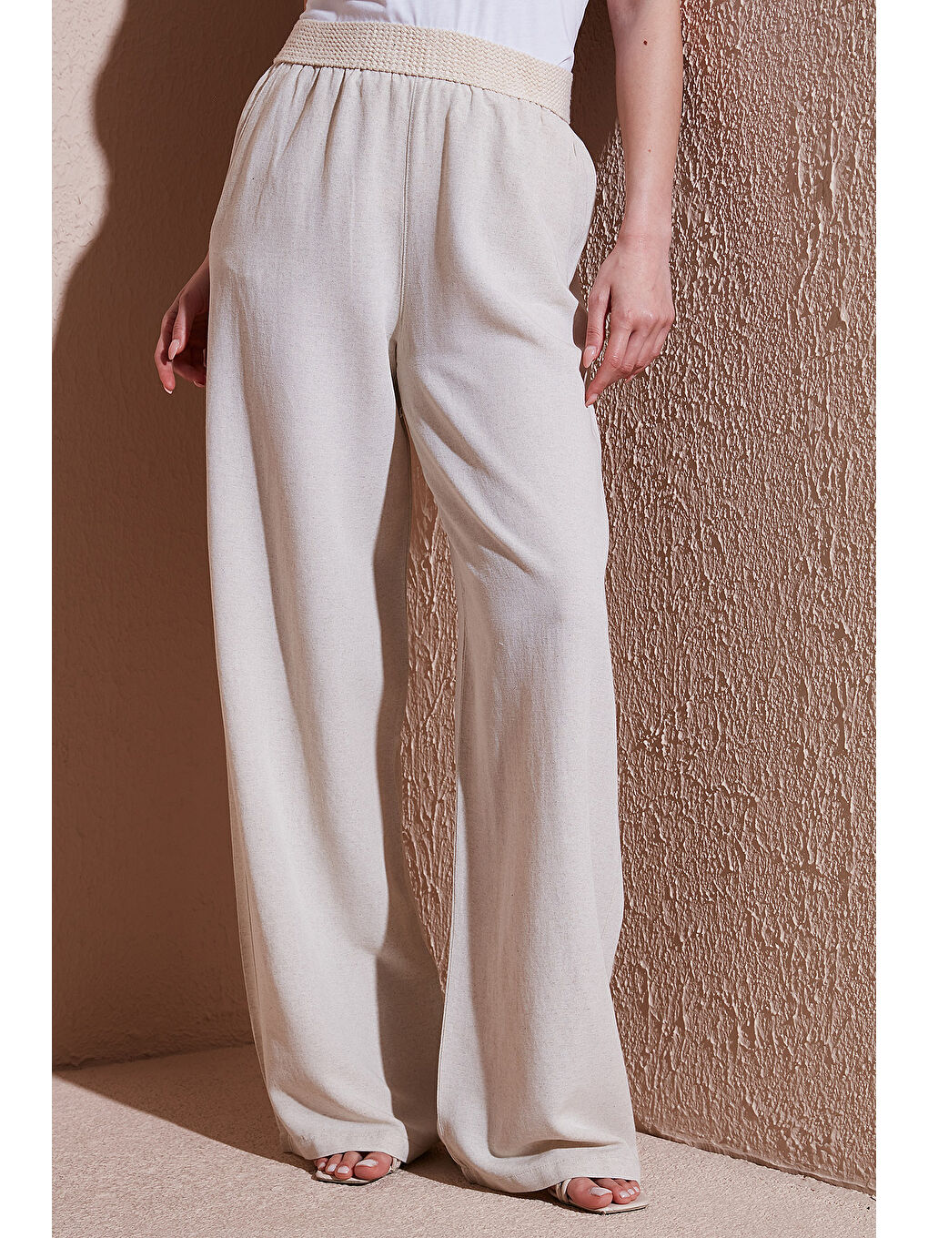 Bej Wide Leg Yüksek Bel Geniş Paça Pantolon 25Y0893K1-2