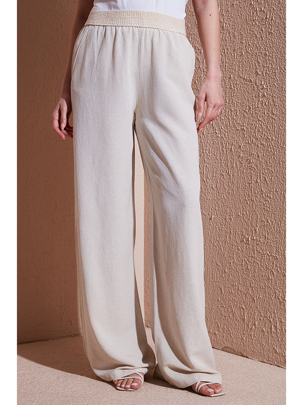 Bej Wide Leg Yüksek Bel Geniş Paça Pantolon 25Y0893K1-4