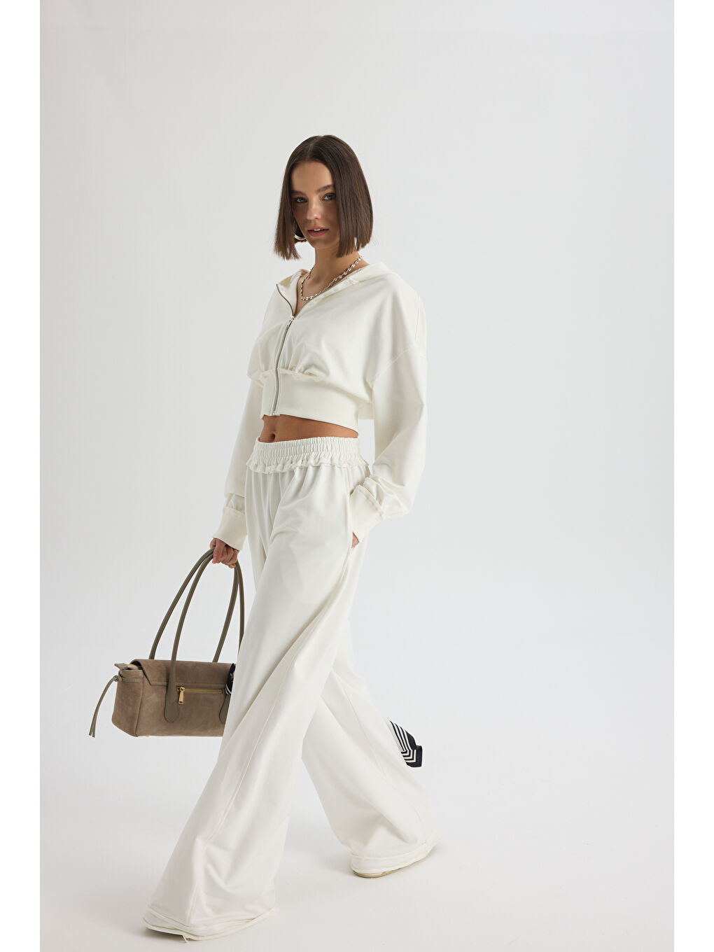 Petal Pis Detay Ekru Crop Eşofman Takım-2
