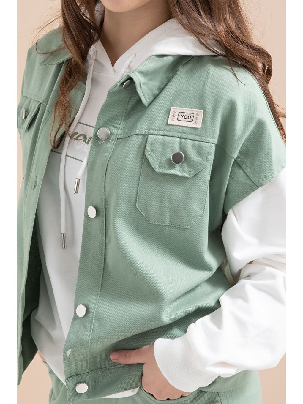 Yeşil Düğmeli Sıfır Kol Yelekli Geniş Paça Pantolonlu Kız Çocuk Kapüşonlu 3lü Takım 23603-1