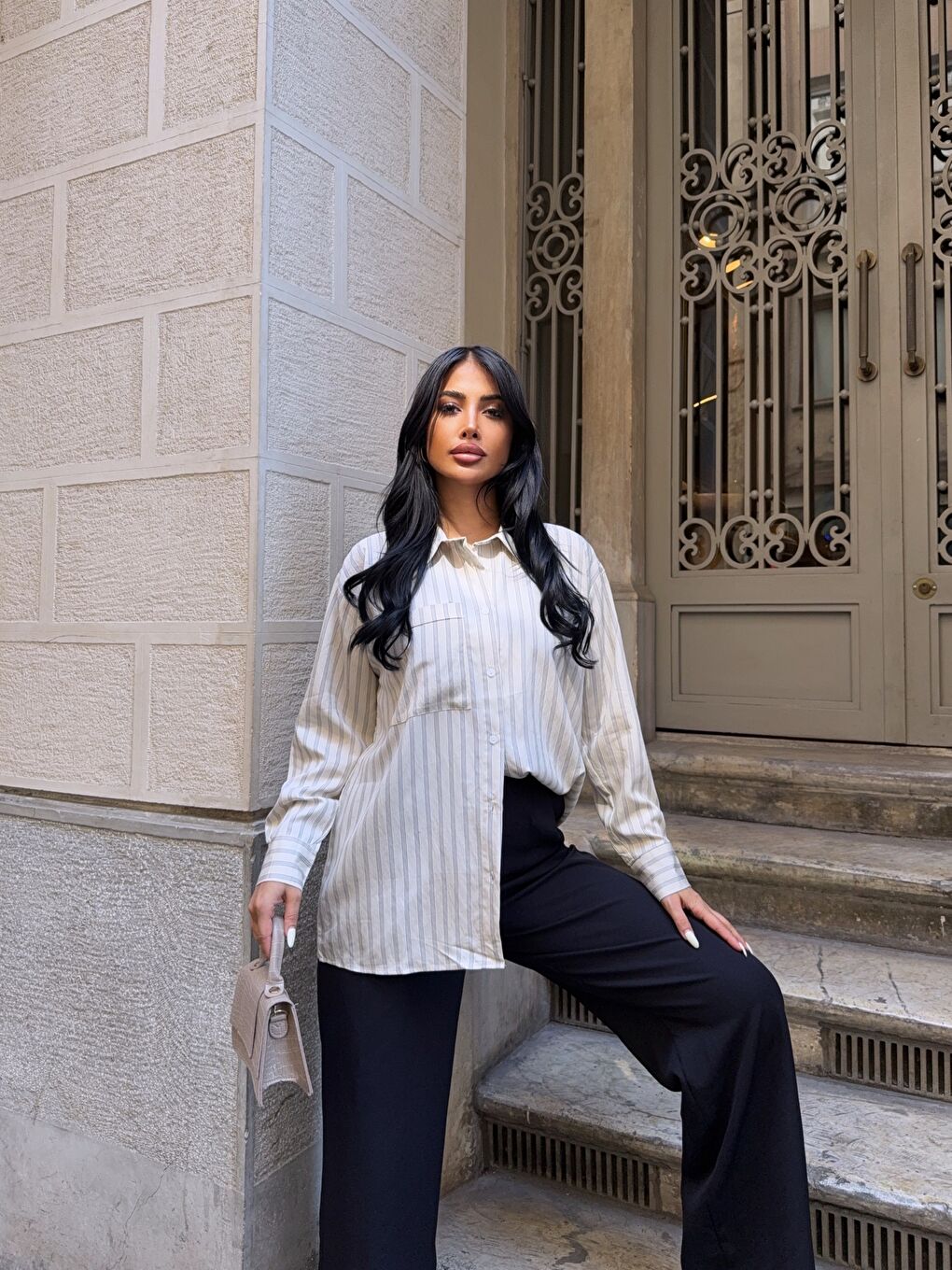 Ekru Çizgili Tek Cep Detay Gömlek