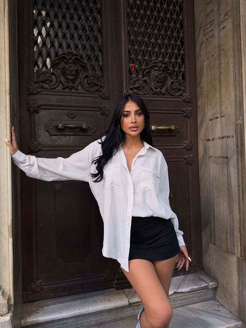 Beyaz Parıltı Detay Keten Gömlek-1