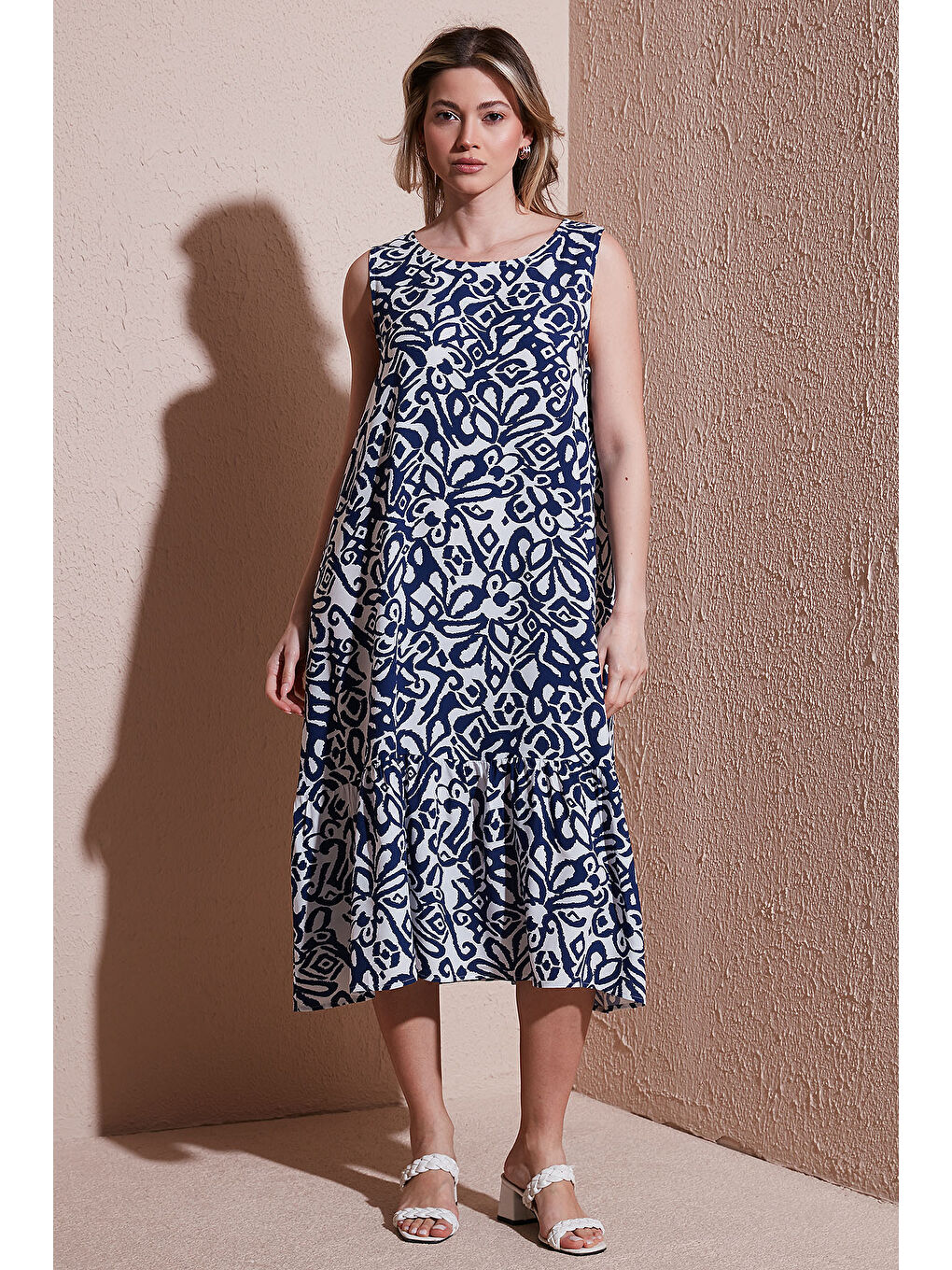 Mavi Standart Fit Bisiklet Yaka Desenli Midi Boy Elbise 25Y0458K1-1