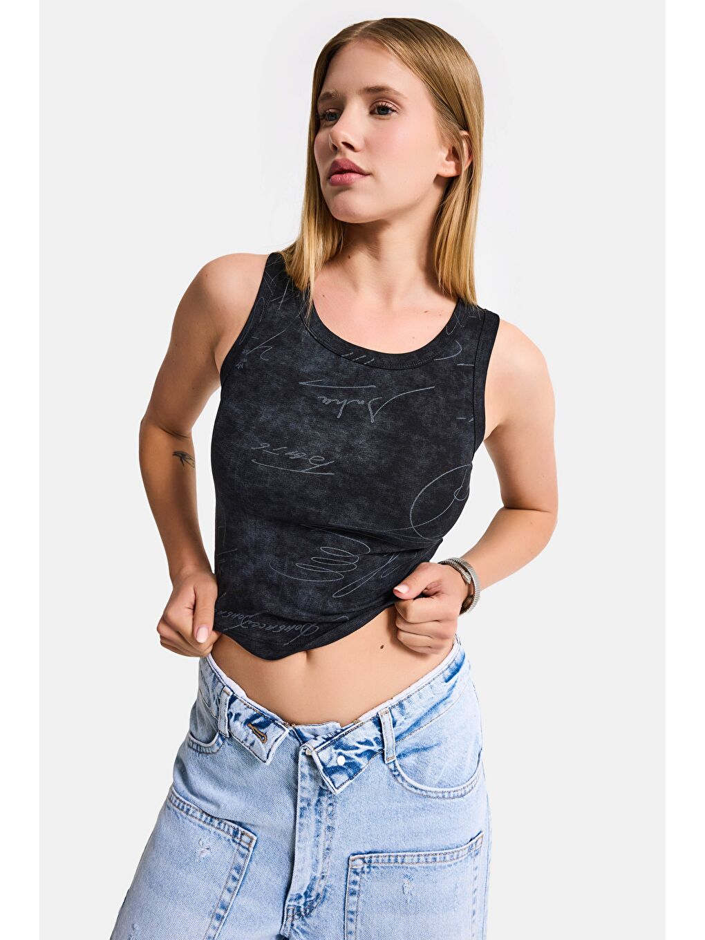 Kadın Siyah Antrasit w5 Crop Özel Baskılı Yıkamalı Kumaş Tasarım Body-4