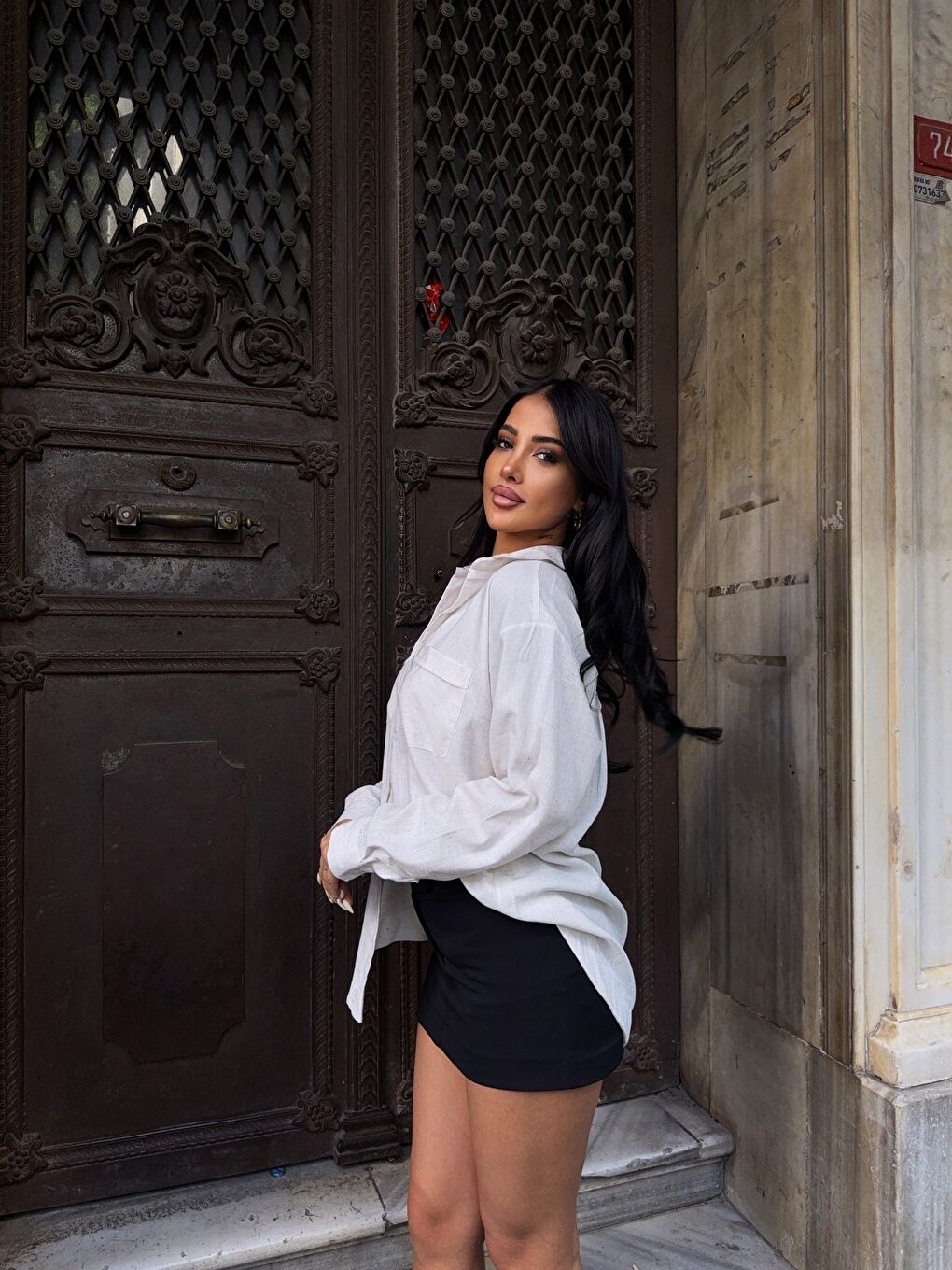 Beyaz Parıltı Detay Keten Gömlek-2