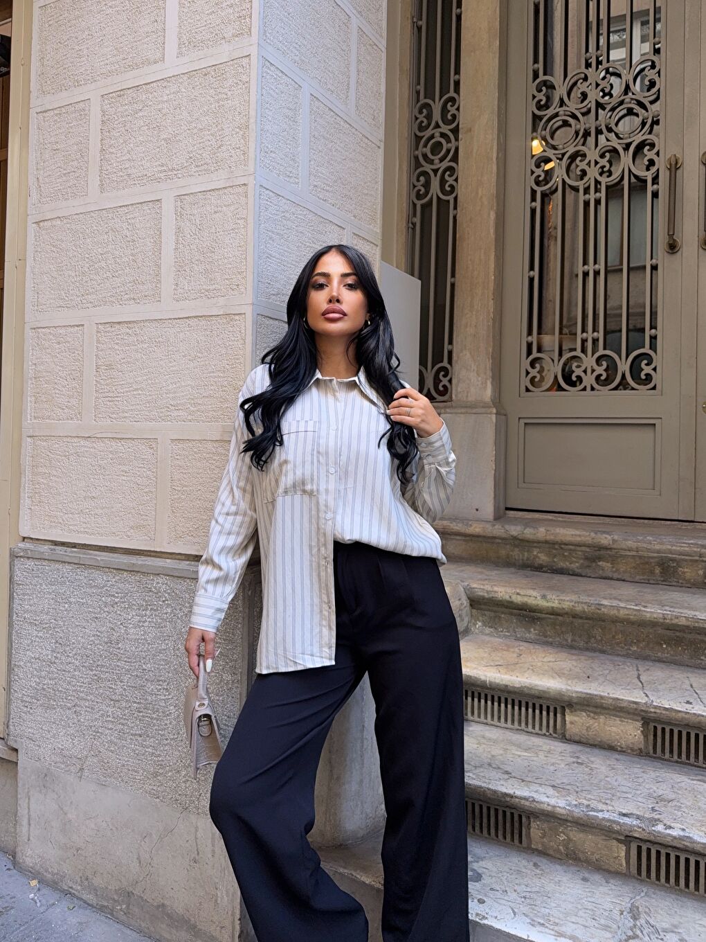 Ekru Çizgili Tek Cep Detay Gömlek-1