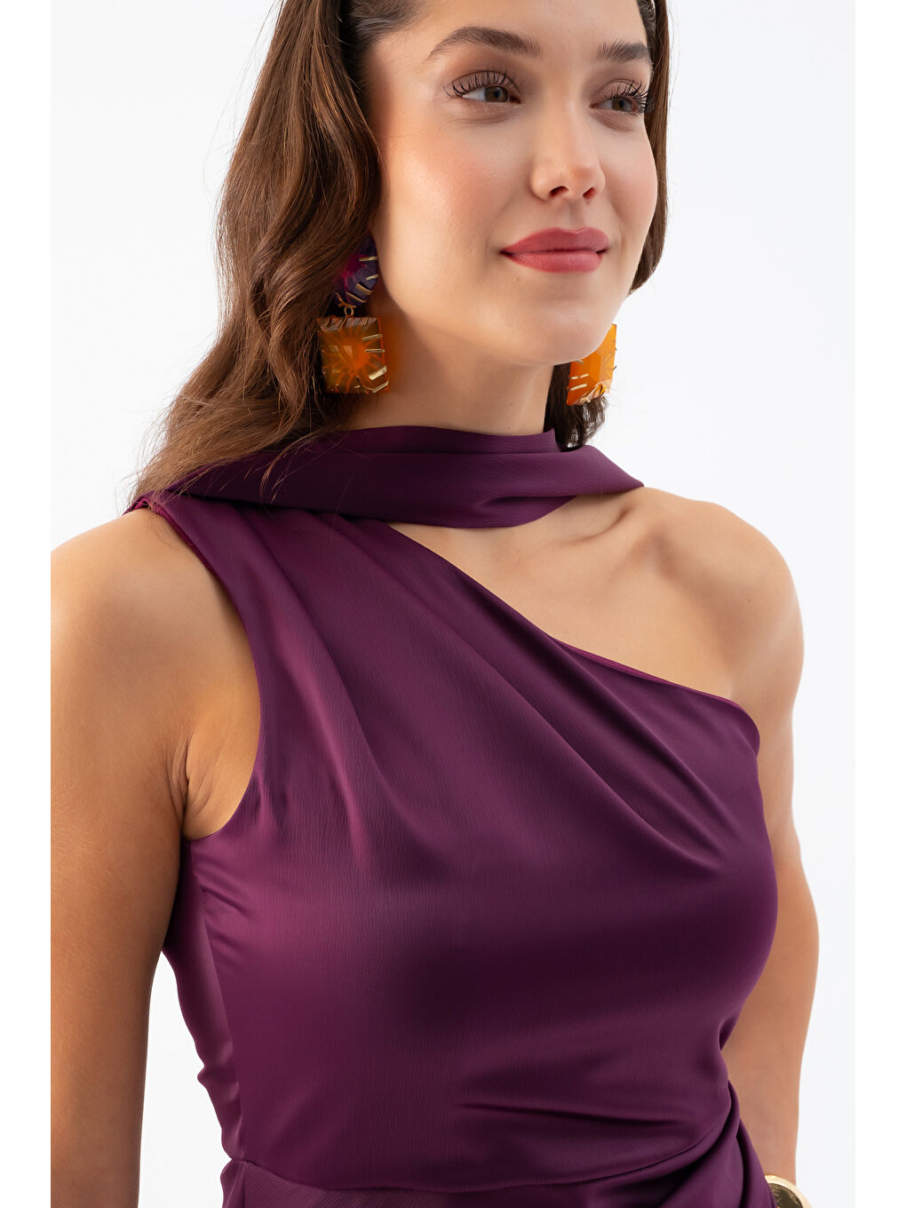 Kadın Mürdüm Fular Yaka Yırtmaçlı Uzun Saten Abiye Elbise-4