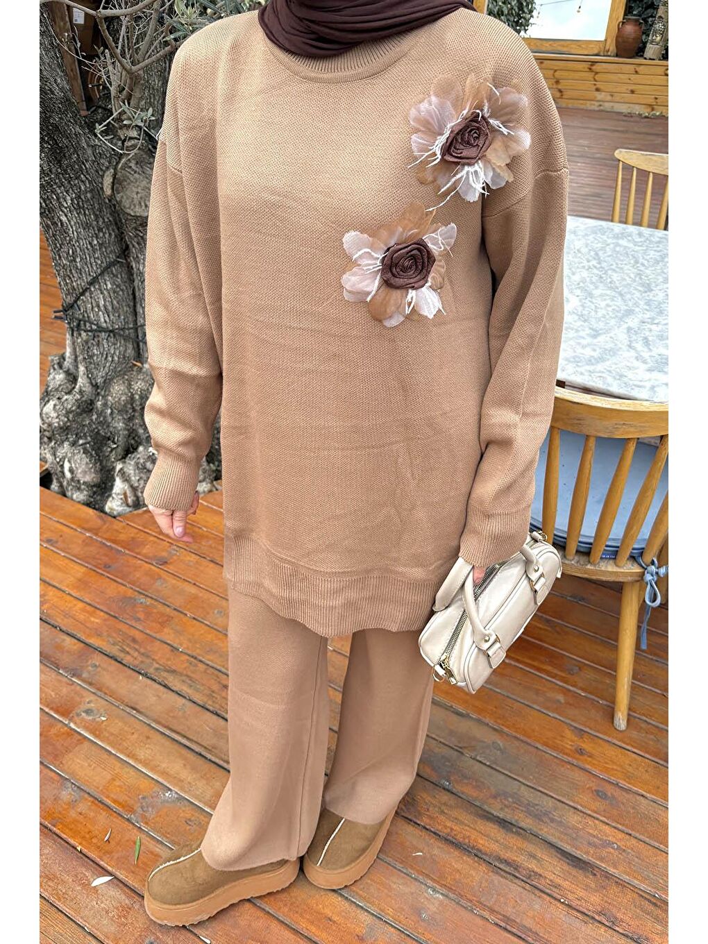 Kahverengi Aksesuarlı Triko Takım Camel-2