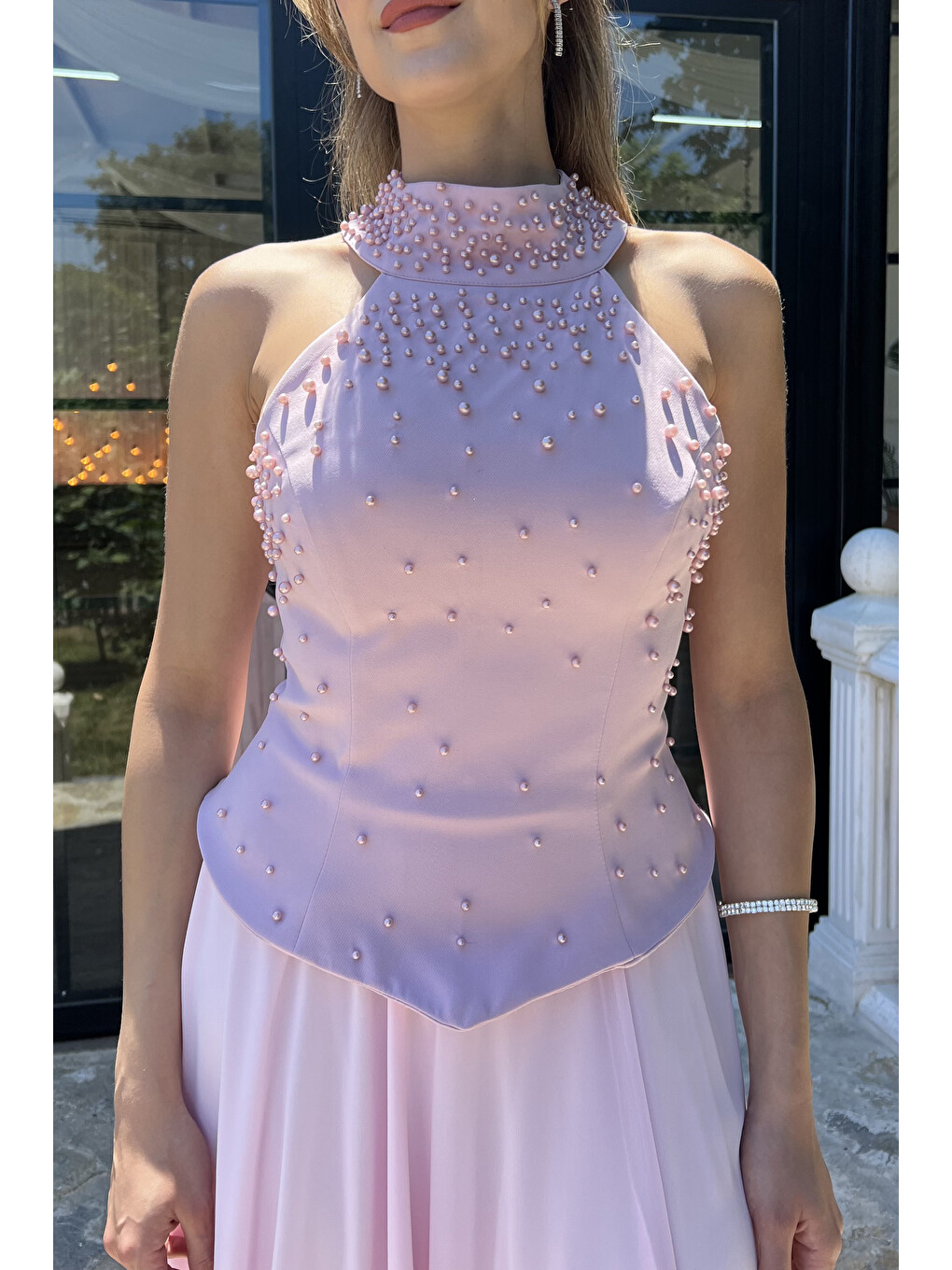 Pembe Kadın Pudra Halter Yaka İncili Yırtmaçlı Uzun Söz Nişan Abiye Elbise-3