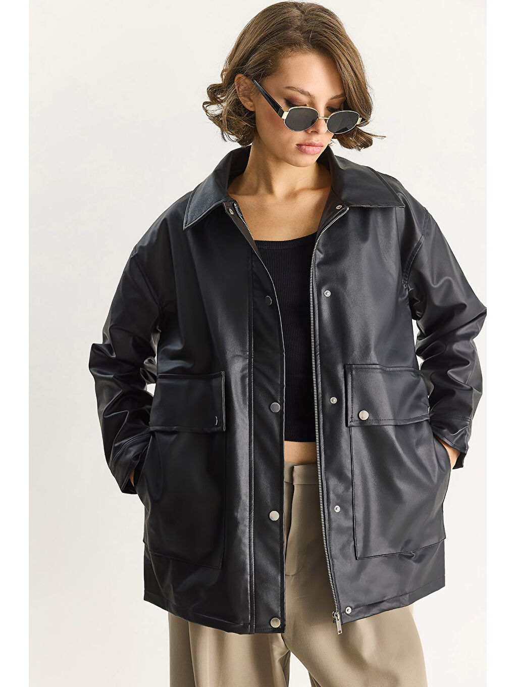 Siyah Kadın Oversize Fermuarlı Büyük Cep Detaylıb Astarlı Suni Deri Ceket