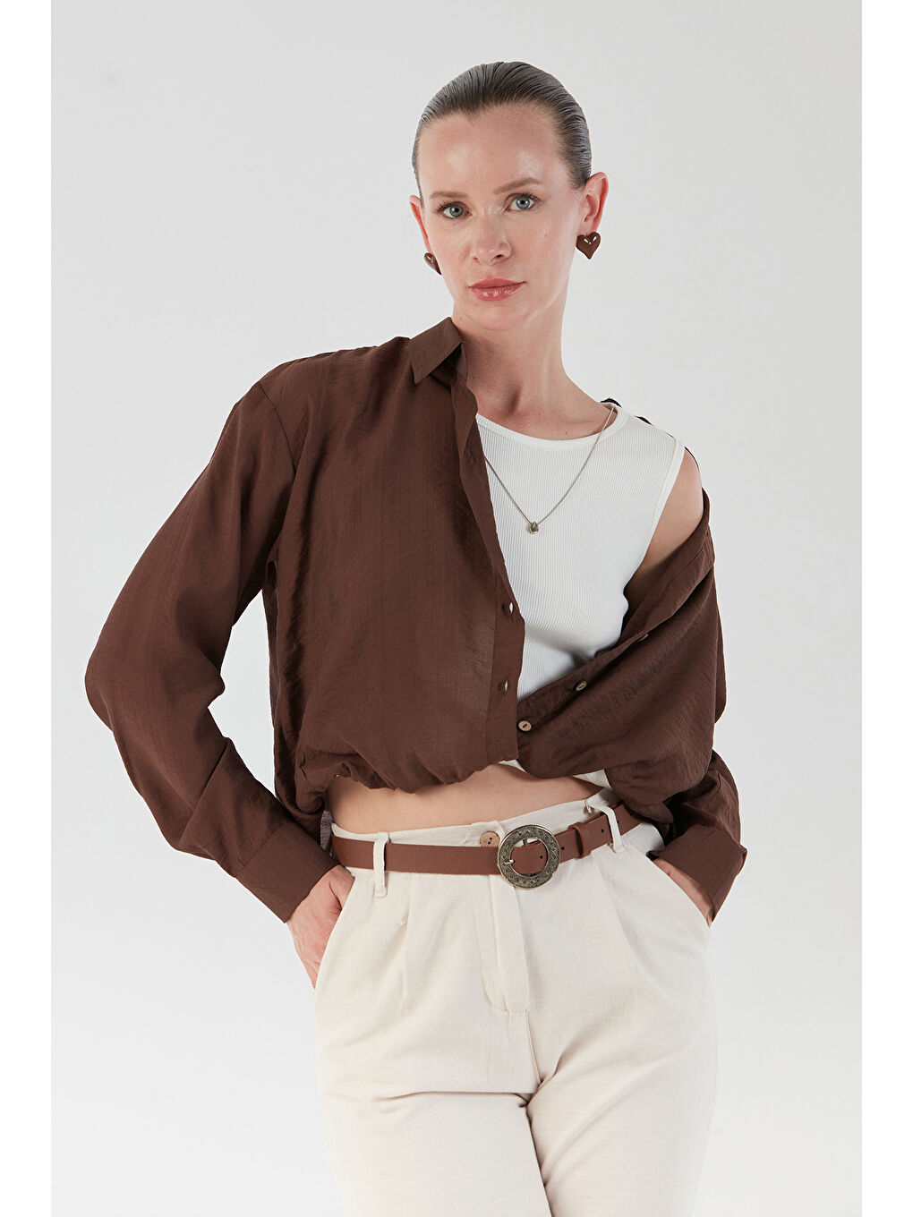 Kahverengi Basic Body Detaylı Kolyeli Gömlek