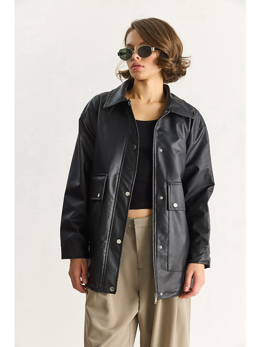 Siyah Kadın Oversize Fermuarlı Büyük Cep Detaylıb Astarlı Suni Deri Ceket-2