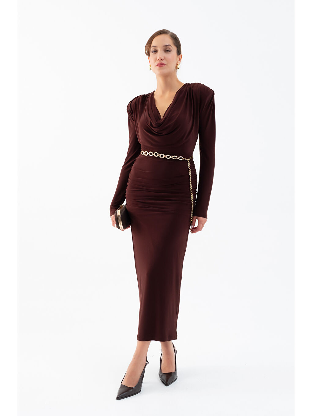 Kadın Kahverengi Degaje Yaka Zincir Kemerli Maxi Elbise-1