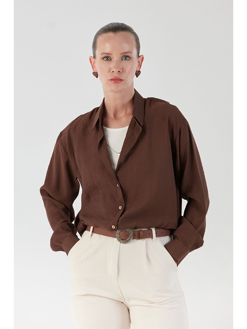 Kahverengi Basic Body Detaylı Kolyeli Gömlek-2