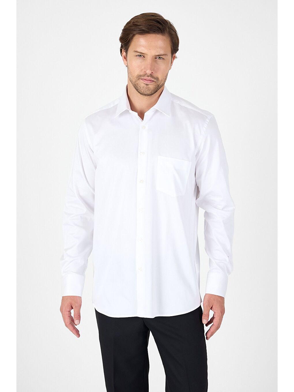 Beyaz Sert Yaka Düz Classic %100 Pamuk Comfort Fit Büyük Beden Gömlek 1004250323