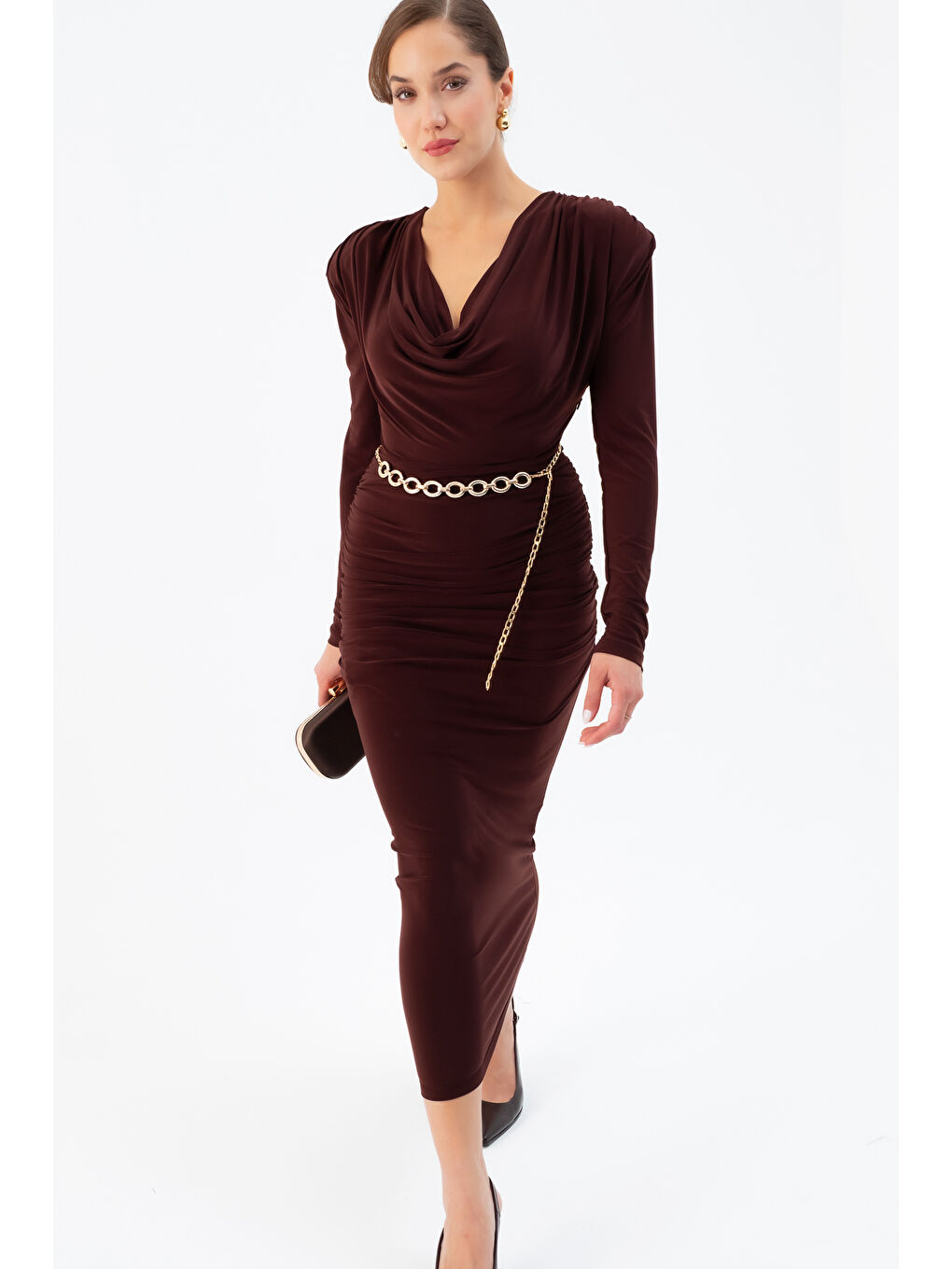 Kadın Kahverengi Degaje Yaka Zincir Kemerli Maxi Elbise-2