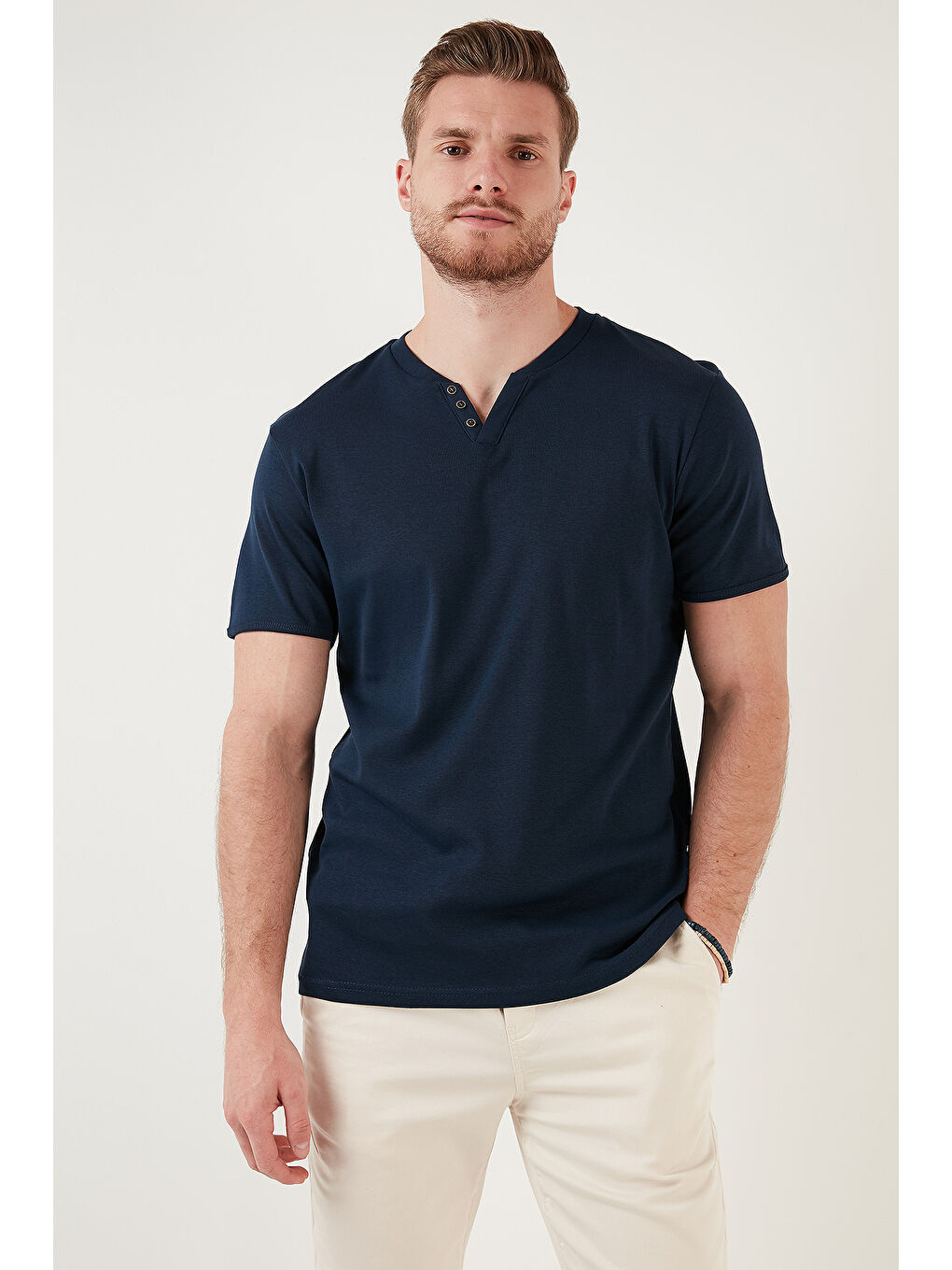 Gri Pamuklu Düğme Detaylı Slim Fit V Yaka 3'lü Paket T Shirt 5902122S3-3