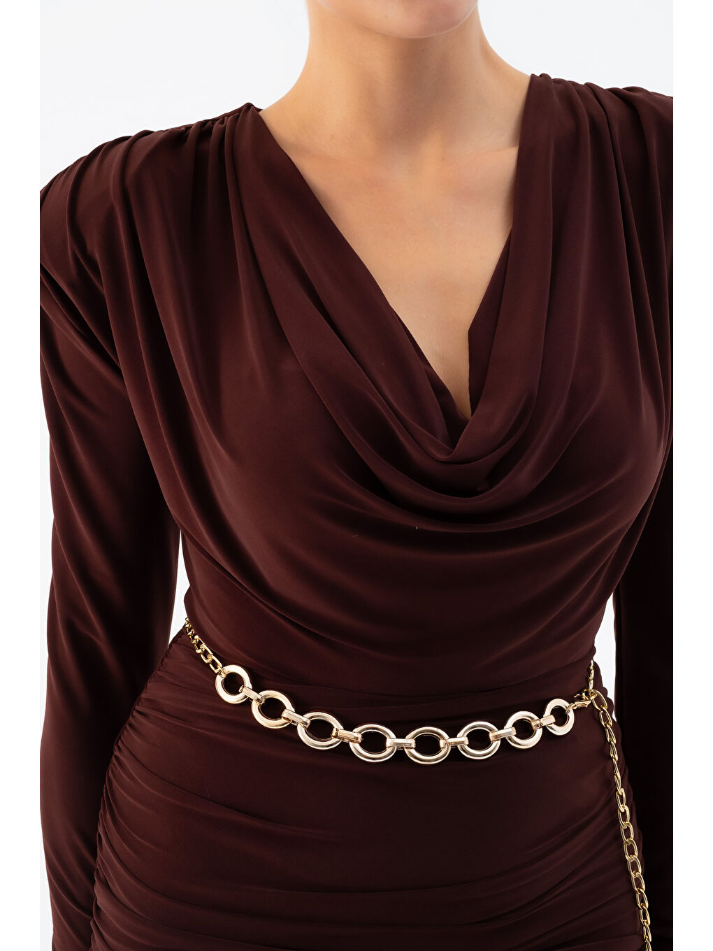 Kadın Kahverengi Degaje Yaka Zincir Kemerli Maxi Elbise-4