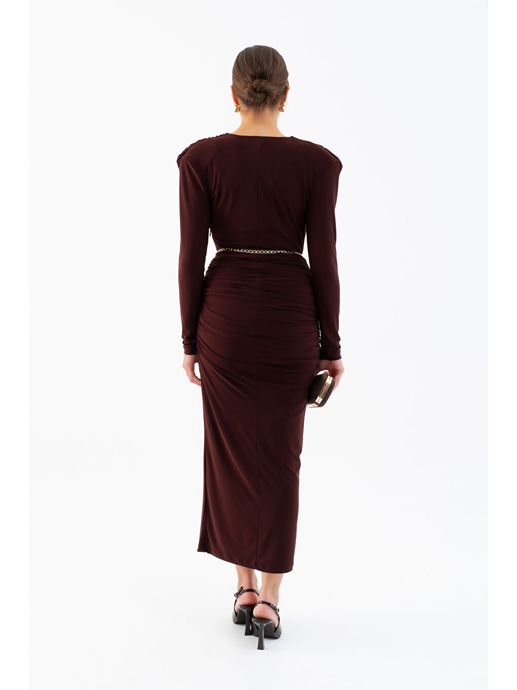 Kadın Kahverengi Degaje Yaka Zincir Kemerli Maxi Elbise-5