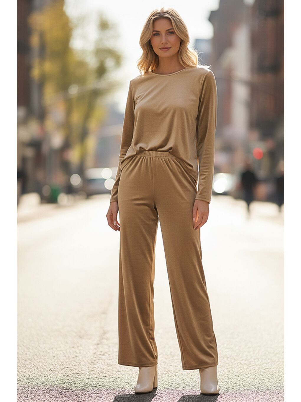 İtalyan Koyu Bej Yuvarlak Yaka Uzun Kol Lastikli Bel Kadife Dokuma Alt Üst Takım 75-108 65-73