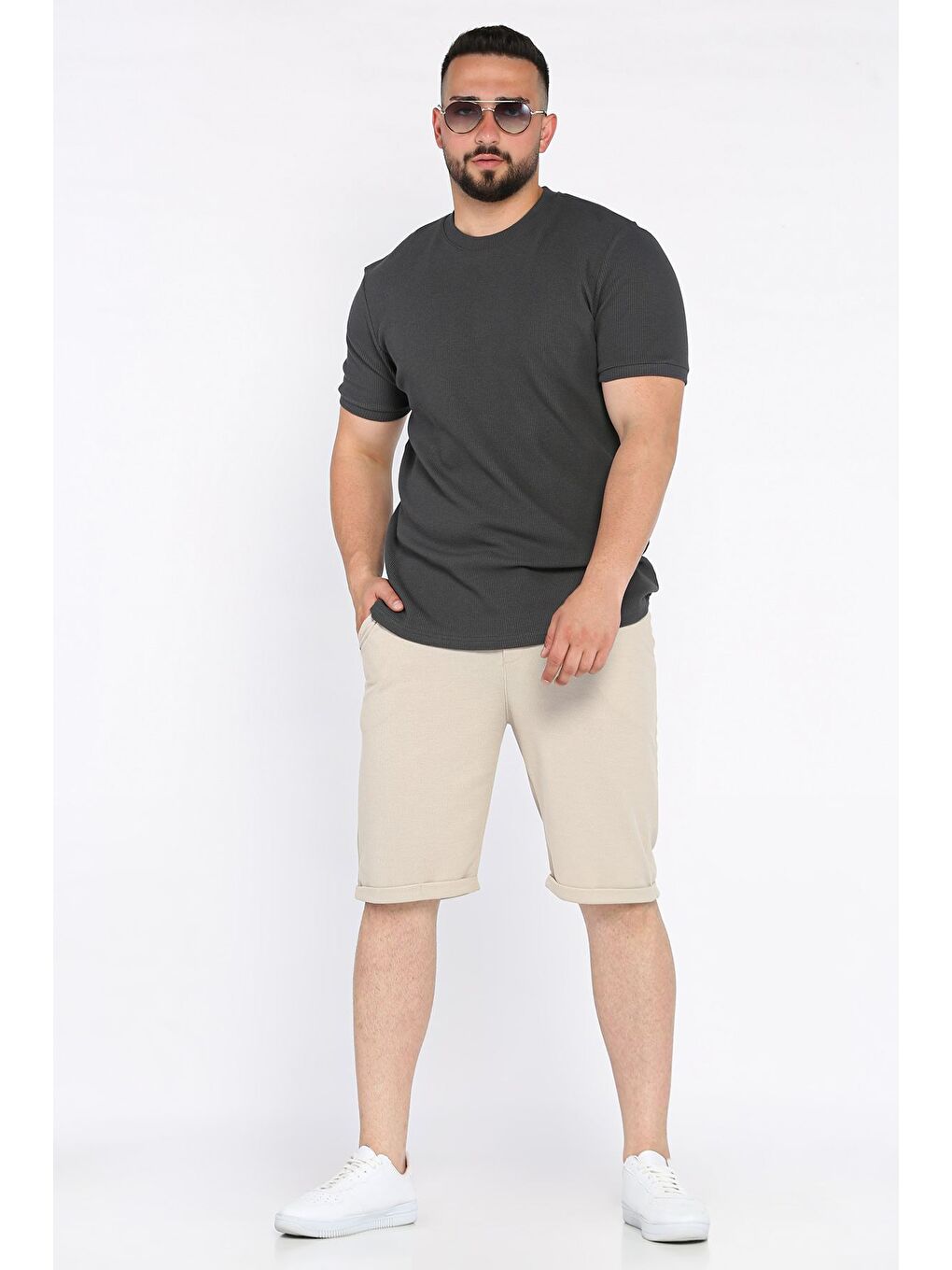 Gri Bisiklet Yaka Kendinden Desenli Erkek Tişört