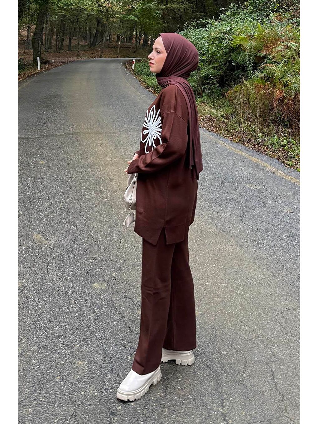 Çiçek Detaylı Triko Takım Acı Kahverengi-1