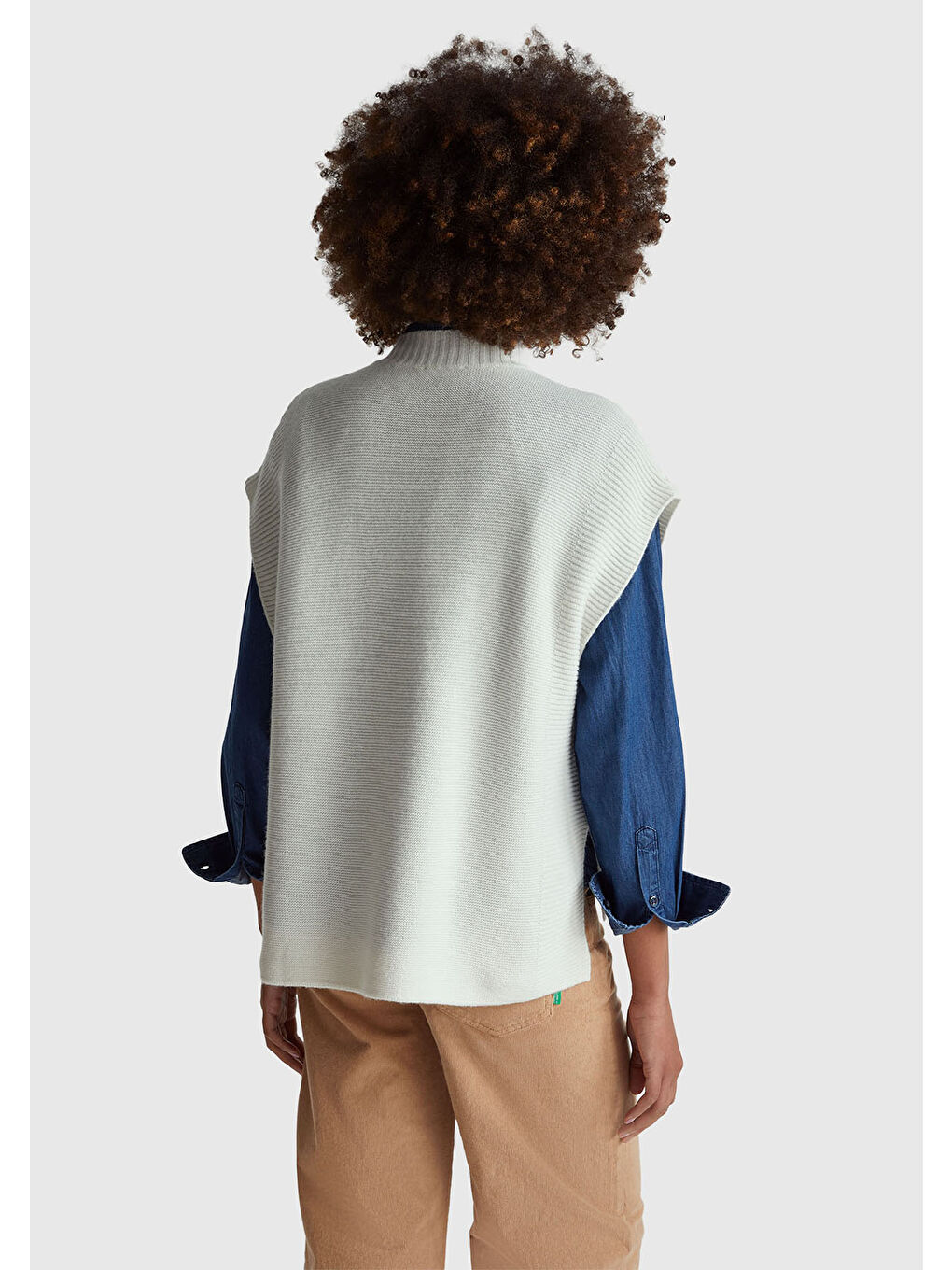 Ekru Kadın Krem Yün Karışımlı Ribana Detaylı Yırtmaçlı Kolsuz Kazak-2