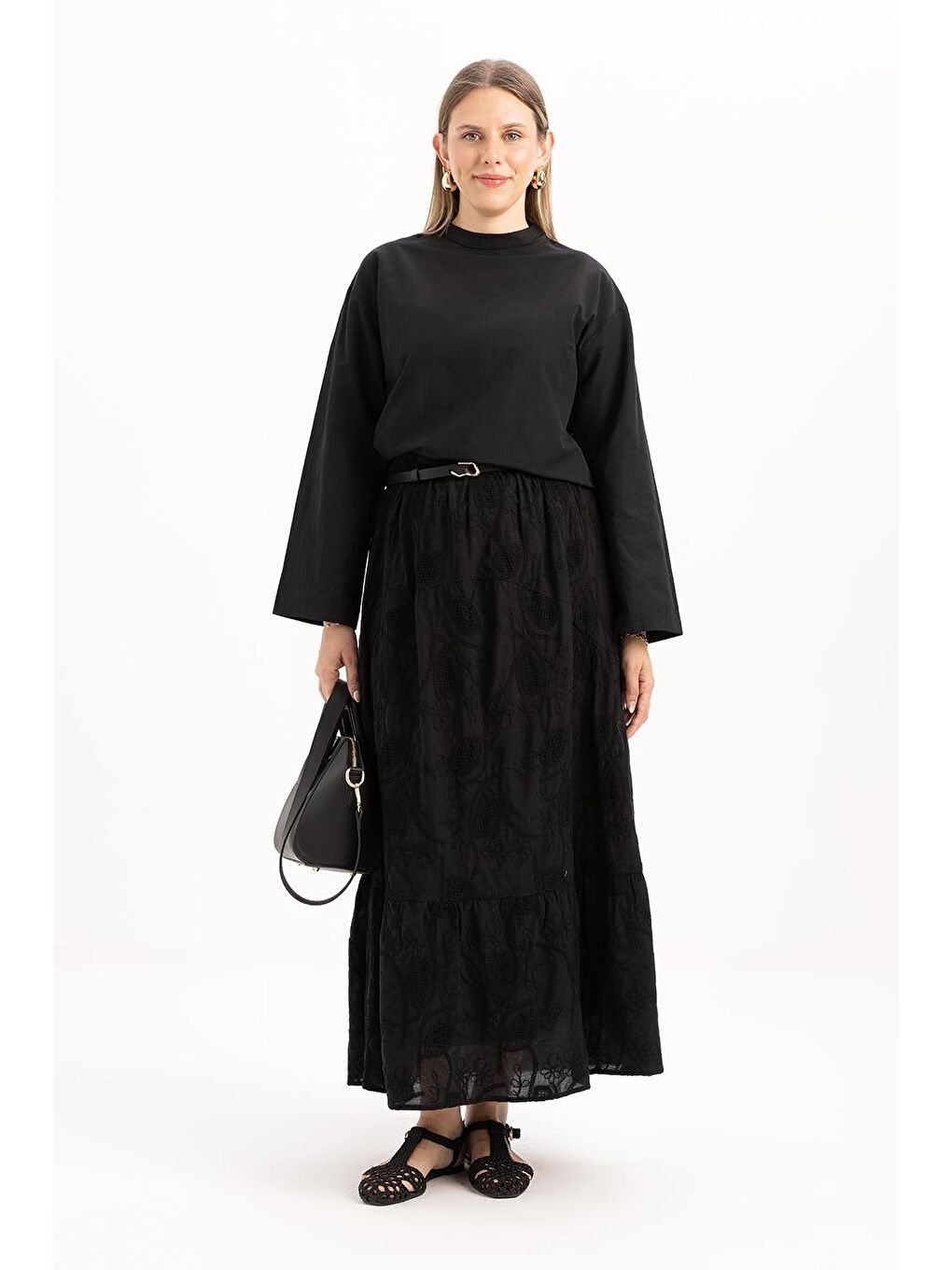 Siyah-Nakışlı Lastikli Çan Etek-1